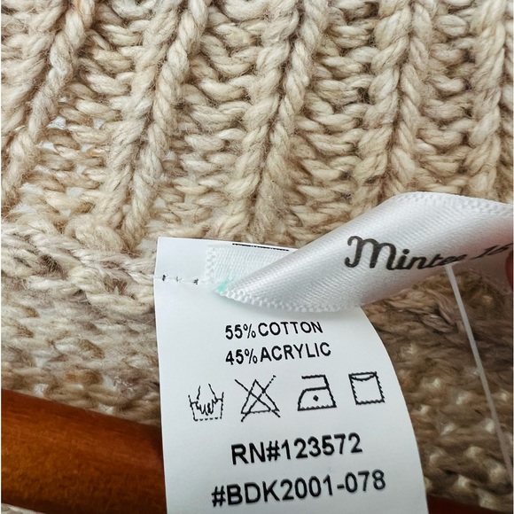 NWT red cream button sweater small - Picture 6 of 8